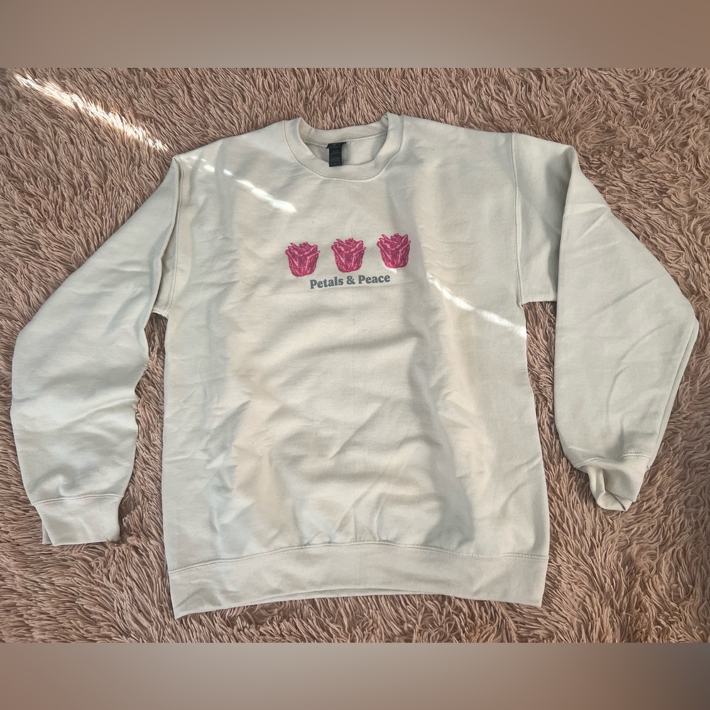 Gildan Beige Sweatshirt w/ Floral Design, Unisex Medium, Petals & Peace Crewneck - Picture 7 of 8